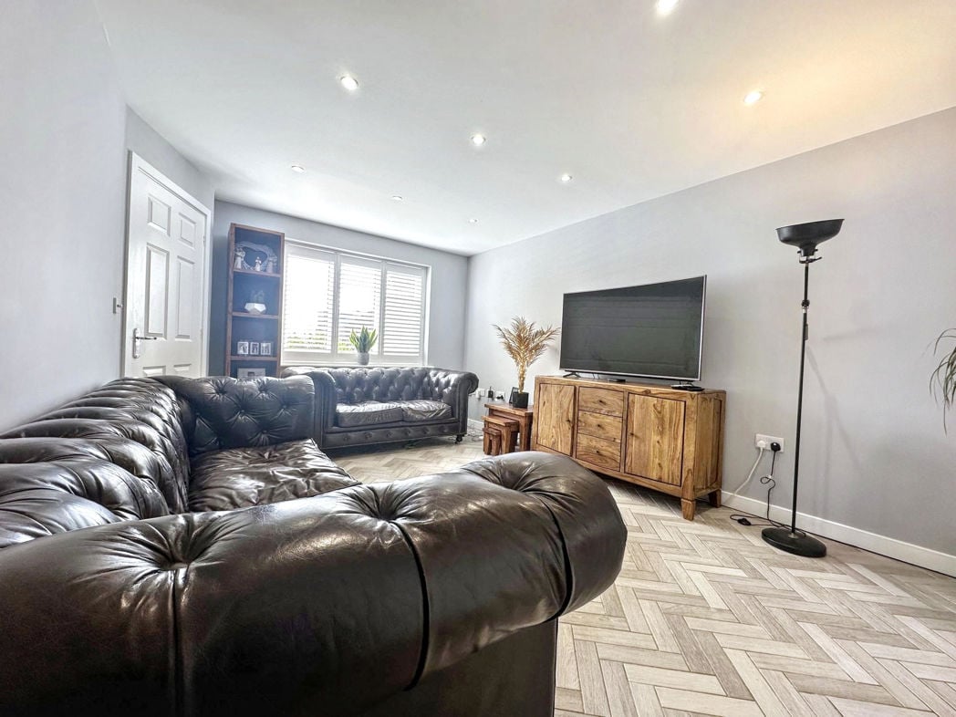 Property image 4 of 23