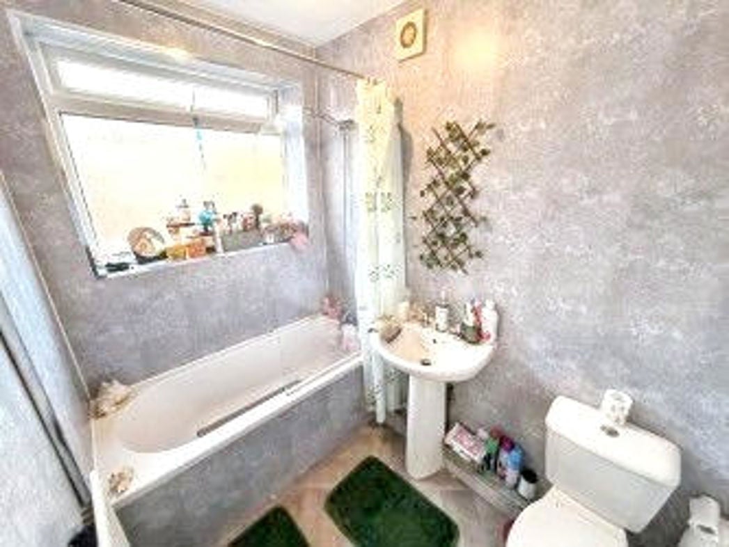 Property image 4 of 8