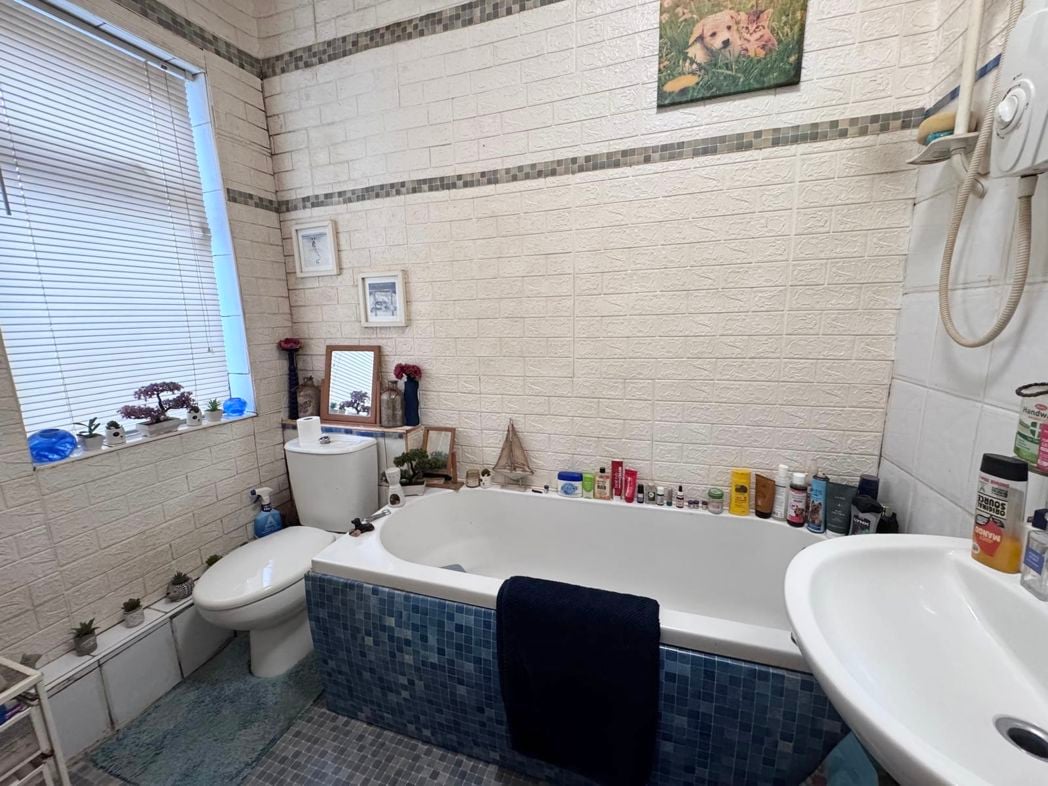 Property image 5 of 6