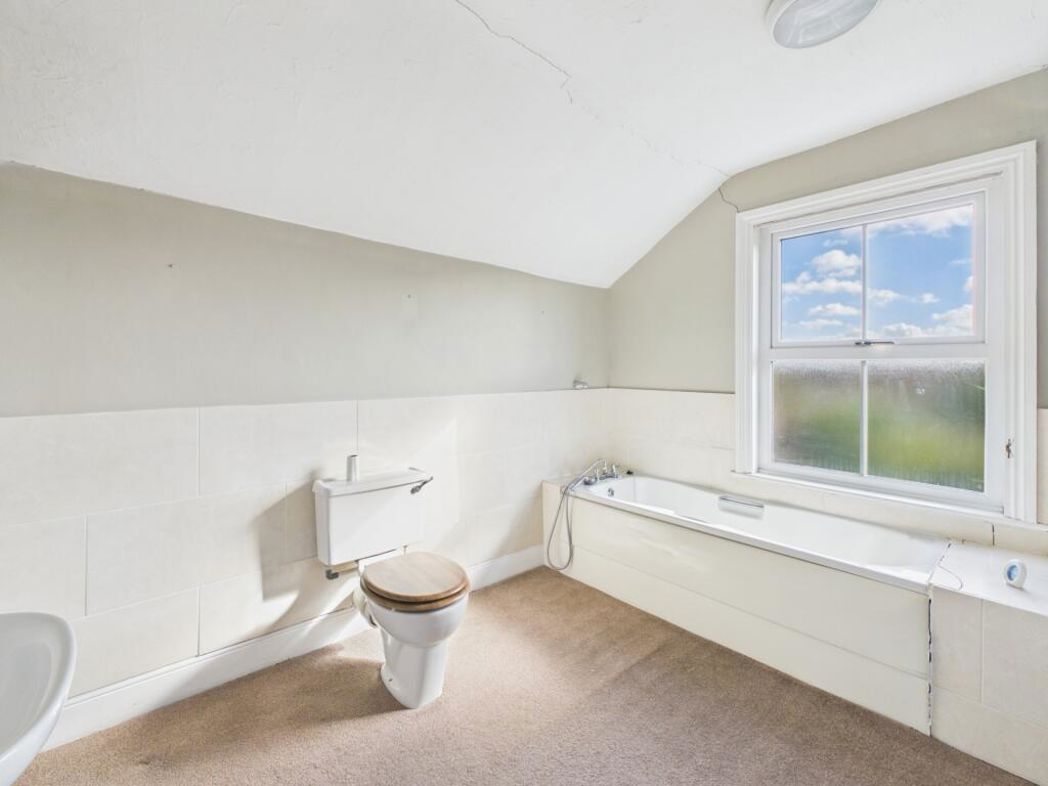 Property image 10 of 12