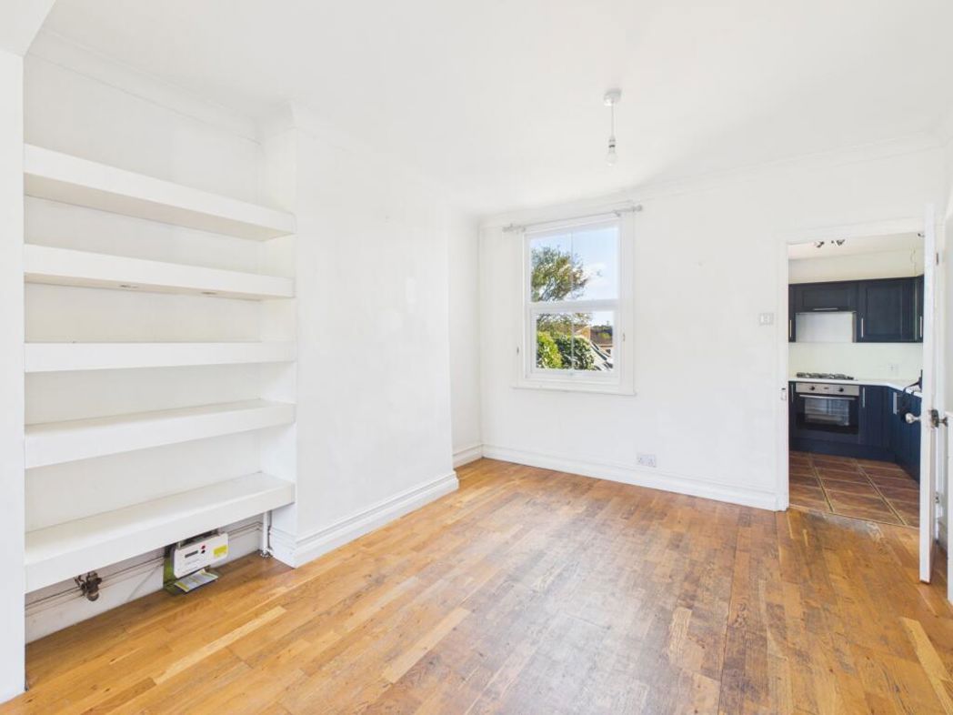 Property image 7 of 12