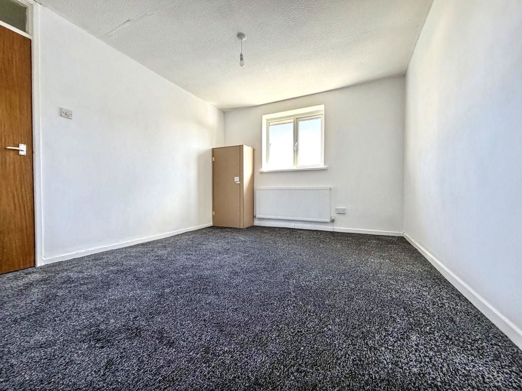 Property image 11 of 16