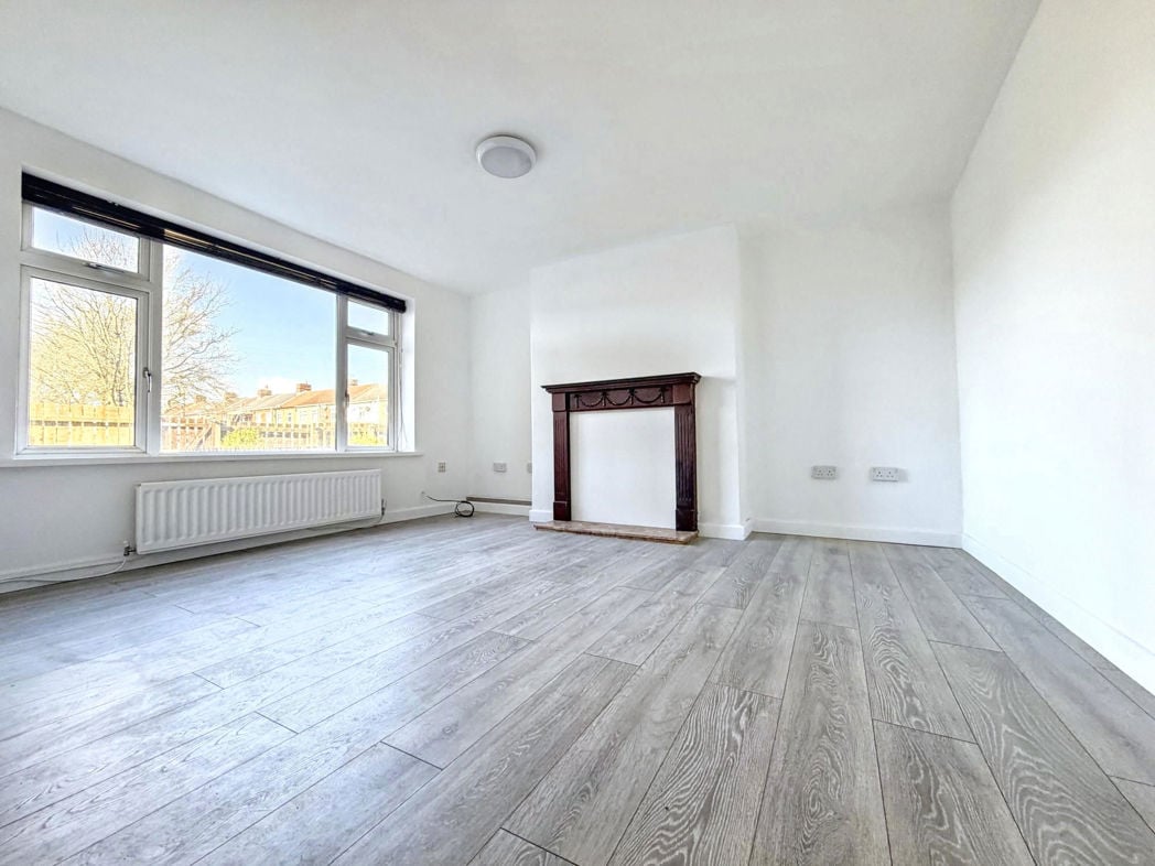 Property image 2 of 16