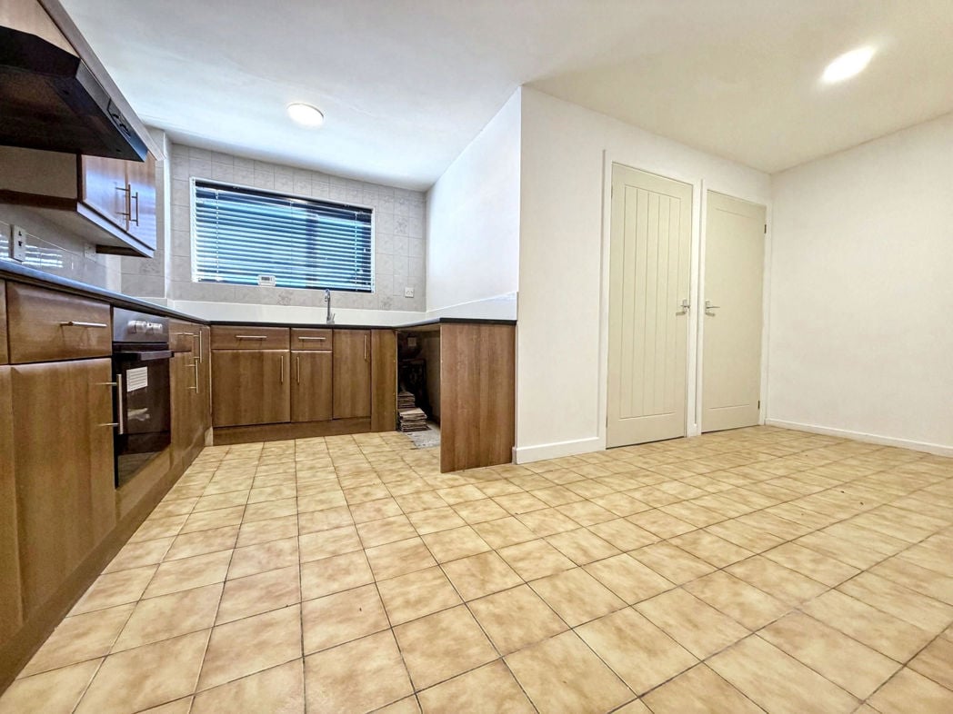 Property image 7 of 16
