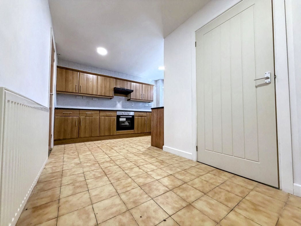 Property image 8 of 16