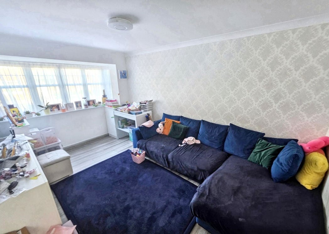 Property image 2 of 20