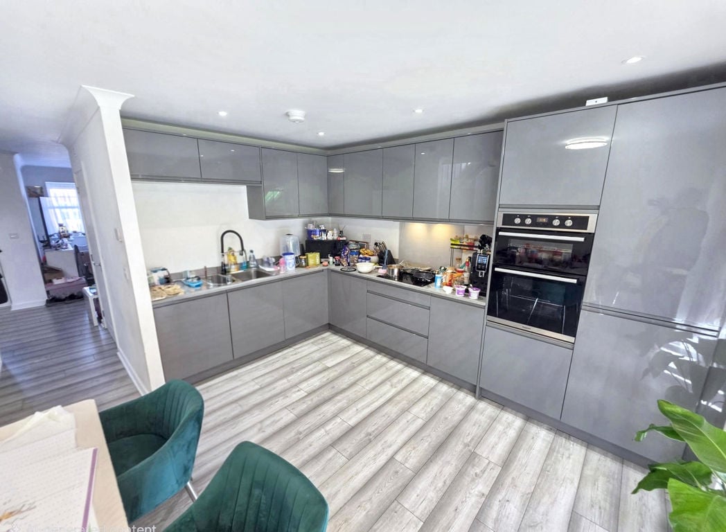 Property image 4 of 20