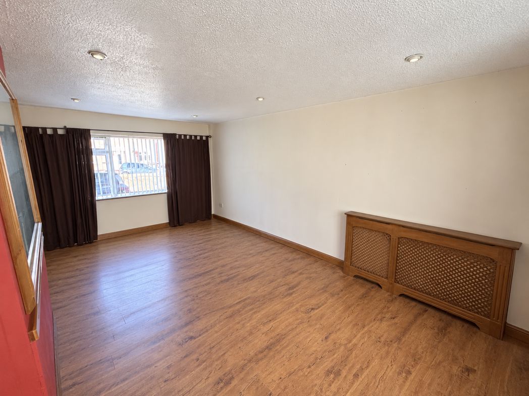 Property image 2 of 12