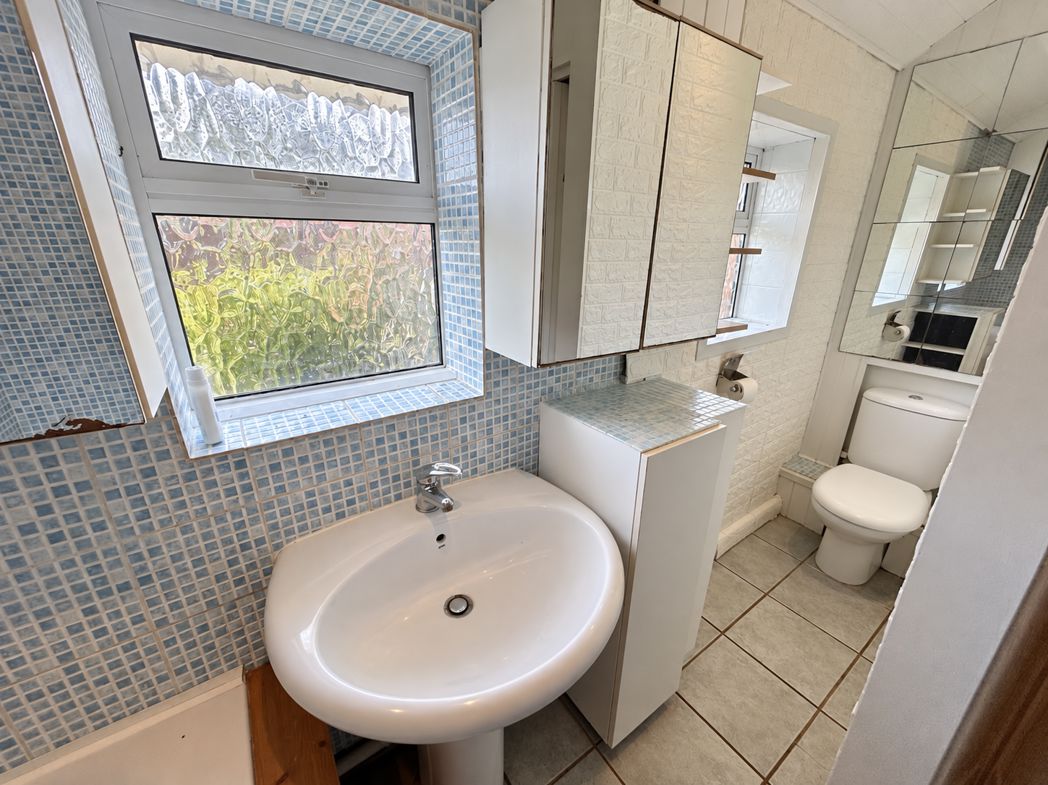Property image 9 of 12