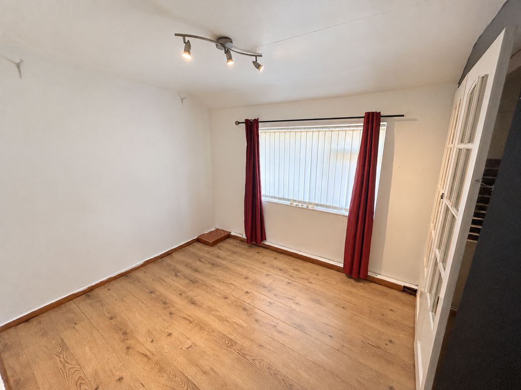 Property image 11 of 12