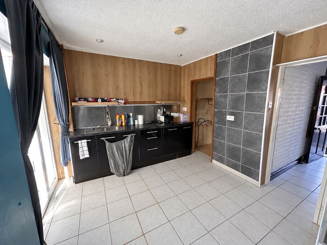 Property image 3 of 12