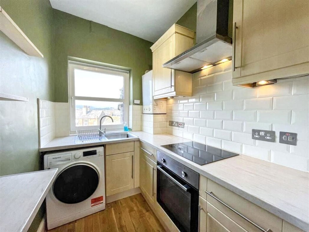 Property image 3 of 11