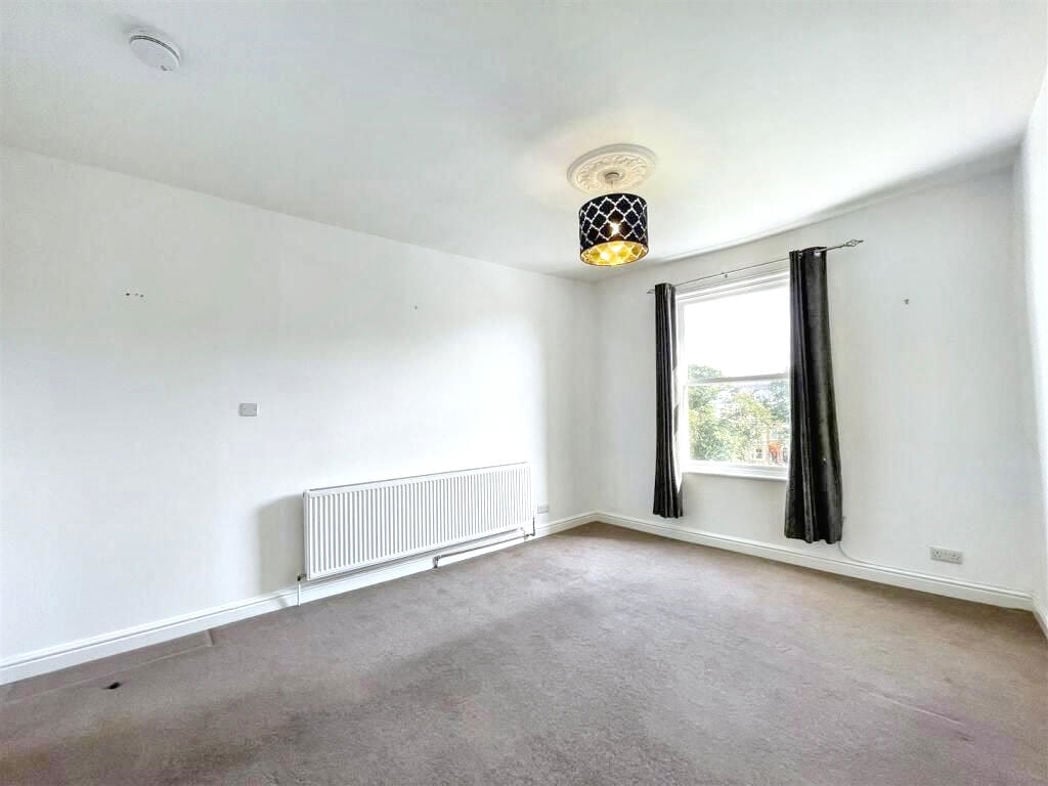 Property image 8 of 11
