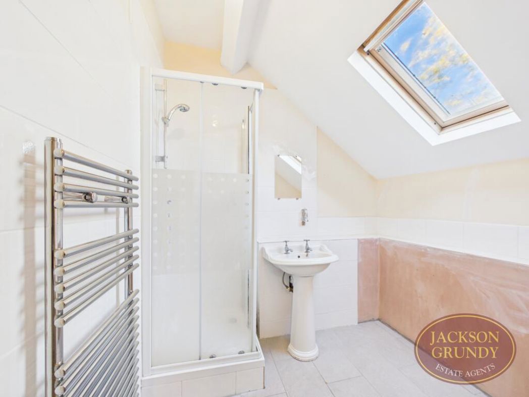 Property image 11 of 15