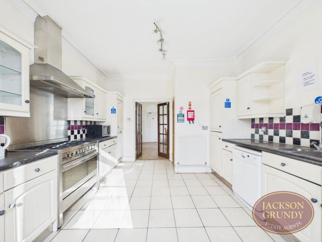 Property image 4 of 15