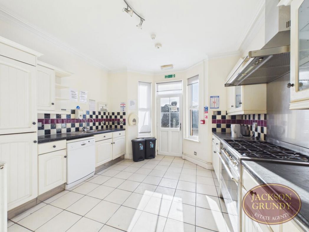 Property image 2 of 15