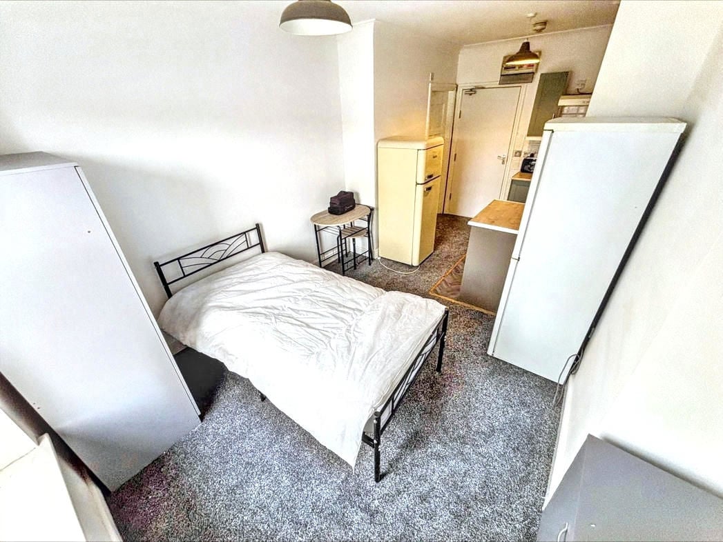 Property image 3 of 4