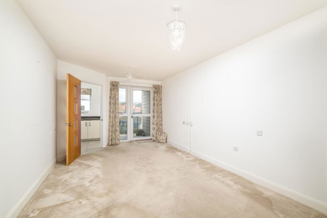 Property image 2 of 32