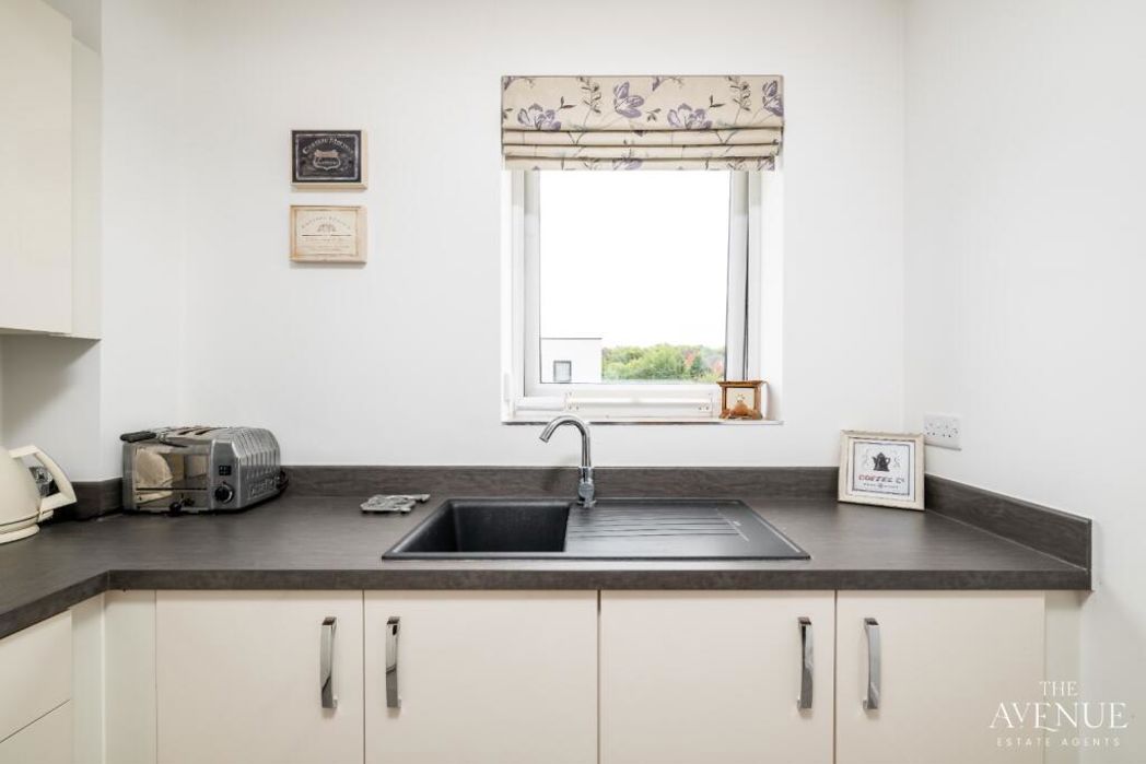 Property image 4 of 32