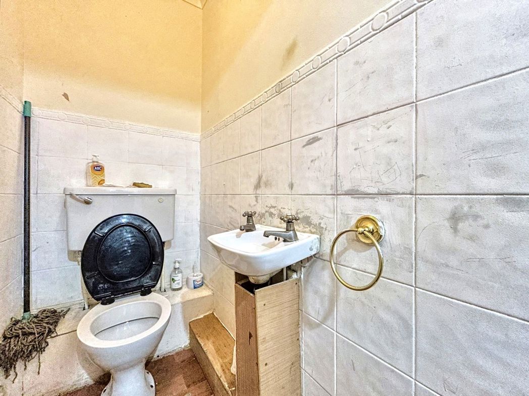Property image 10 of 15