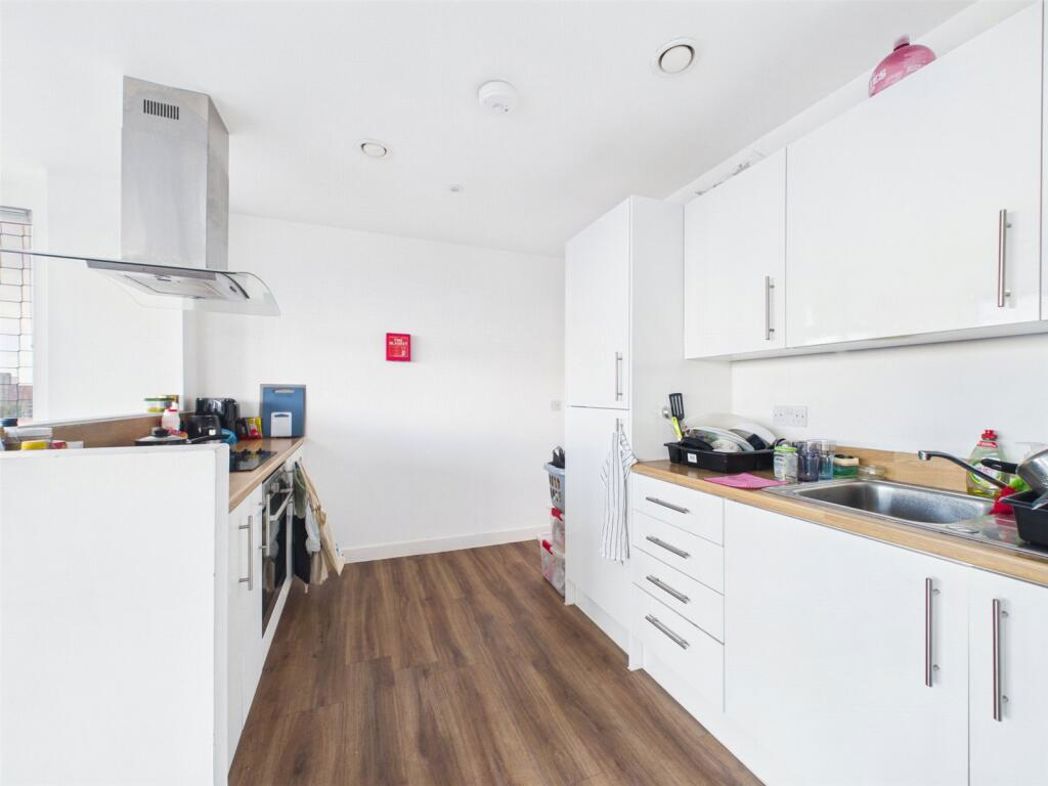 Property image 8 of 13