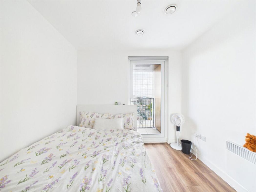 Property image 11 of 13