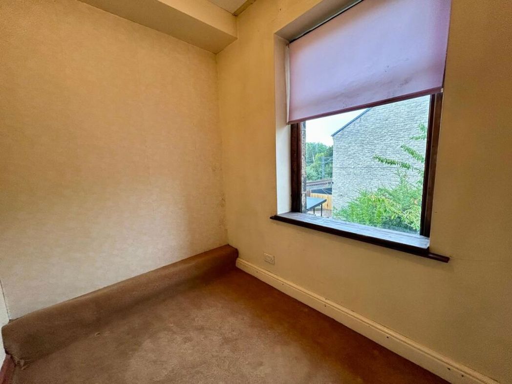 Property image 6 of 9