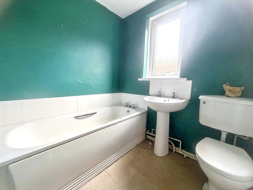 Property image 7 of 9