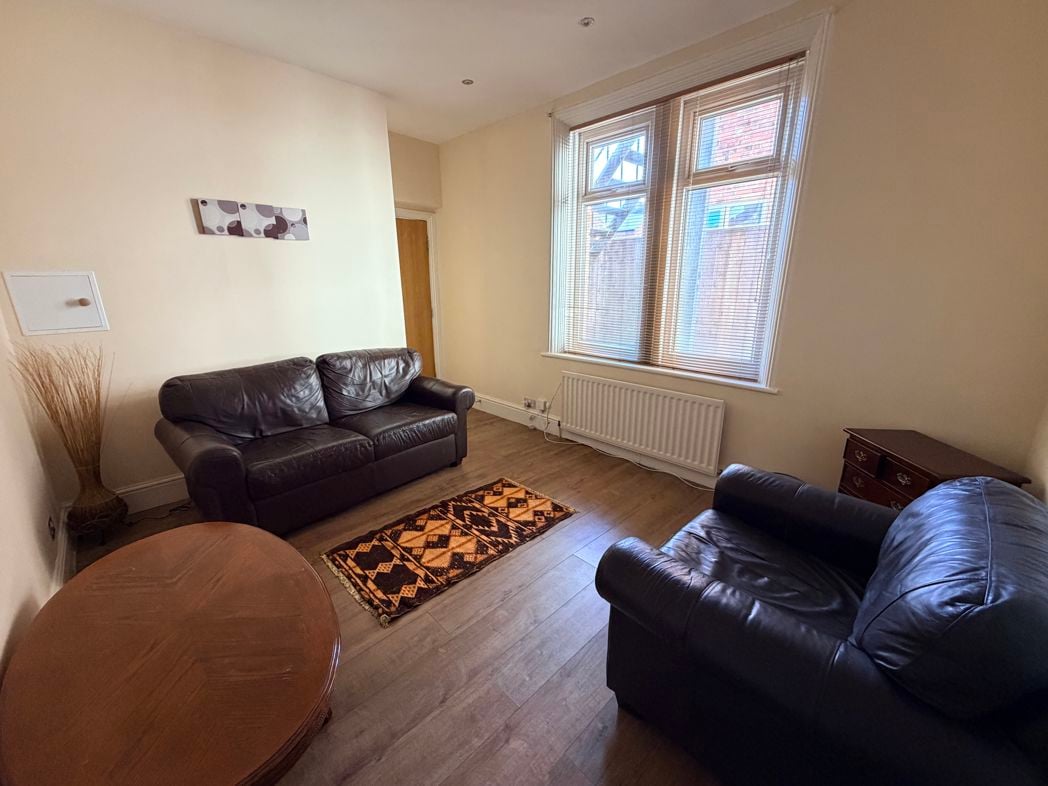 Property image 2 of 9