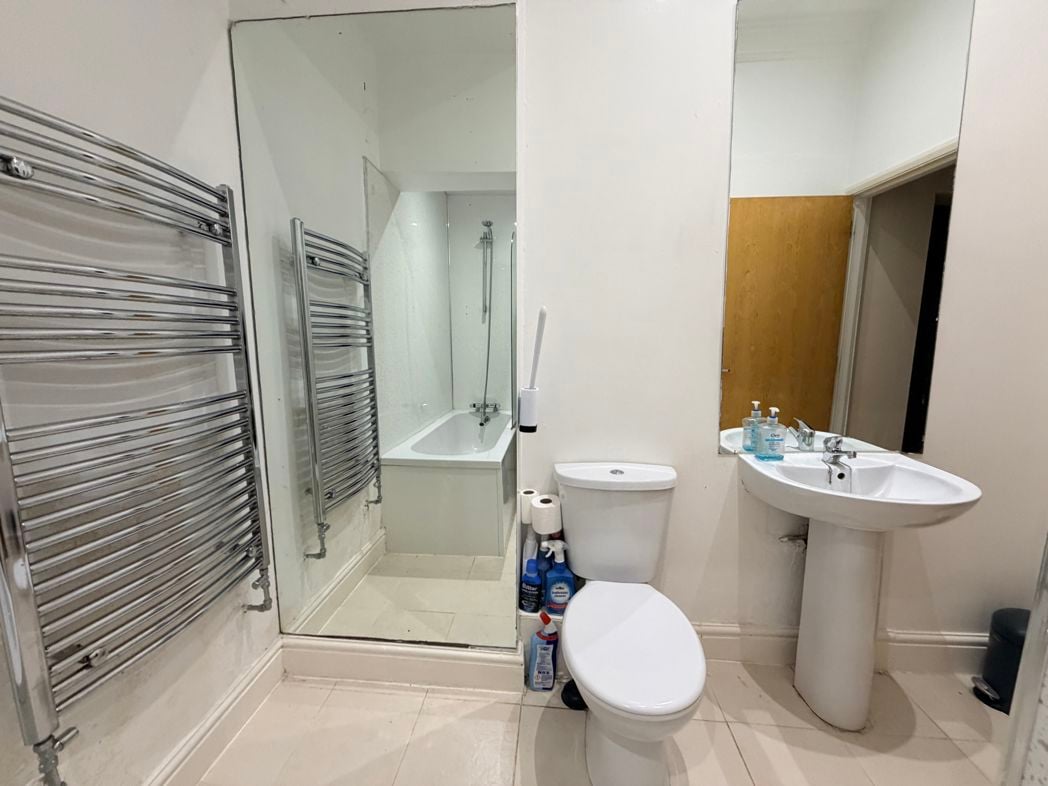 Property image 8 of 9