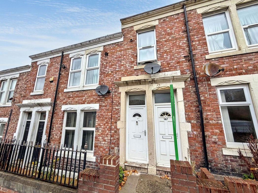 Property image 2 of 9
