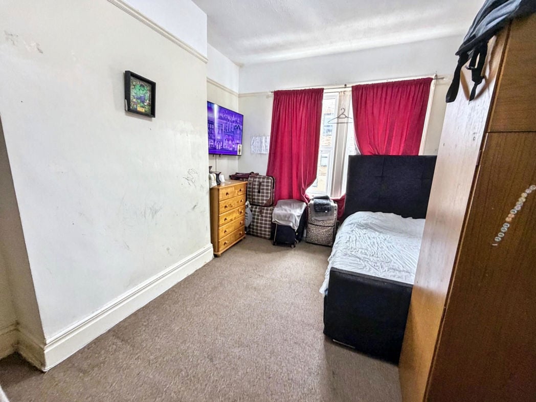 Property image 6 of 9