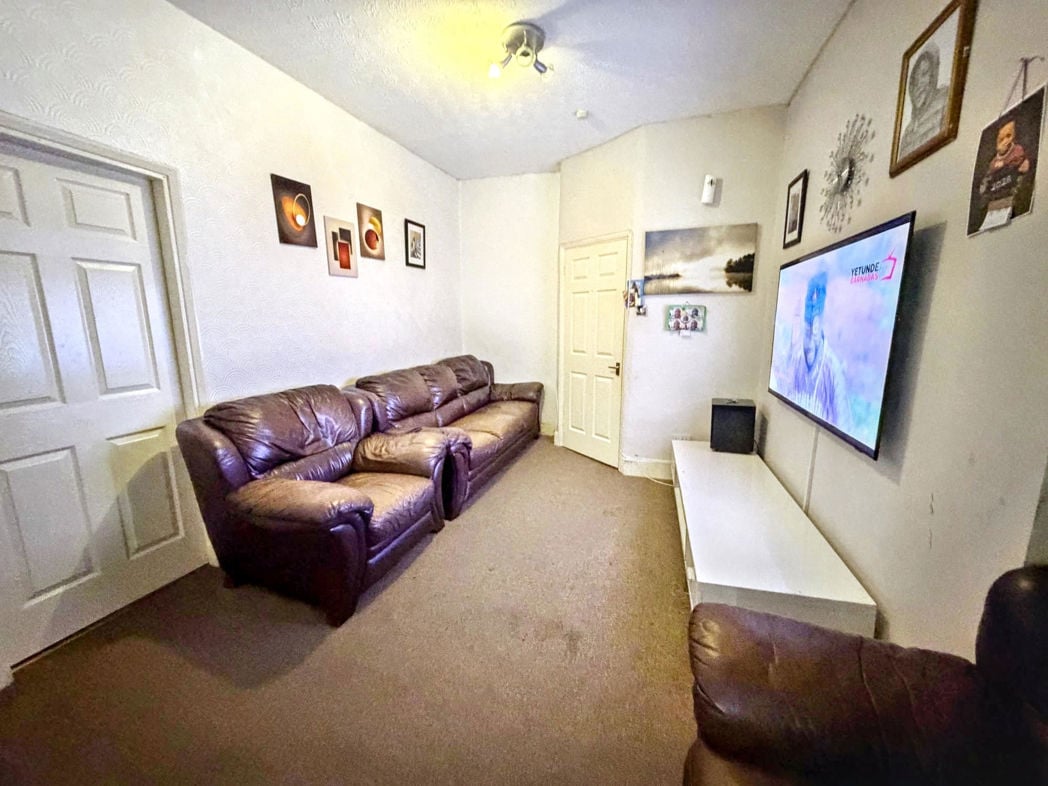 Property image 3 of 9