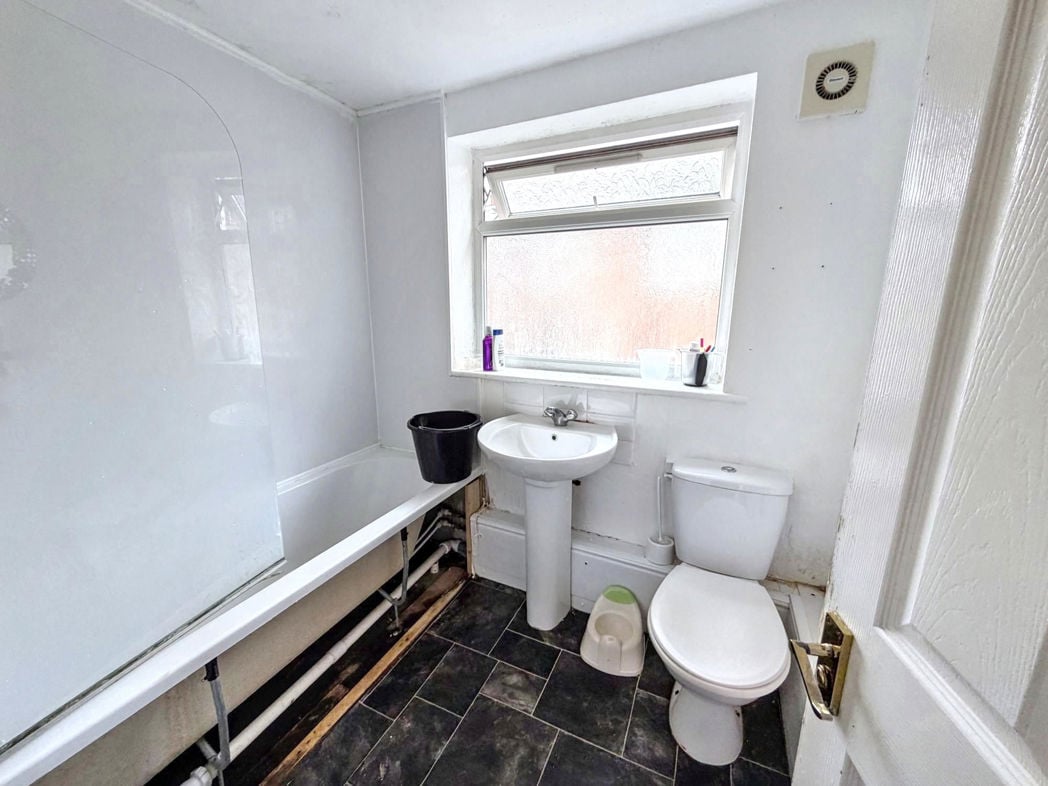 Property image 8 of 9