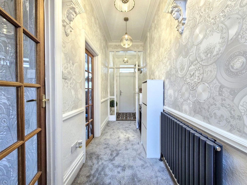 Entrance/Hallway.