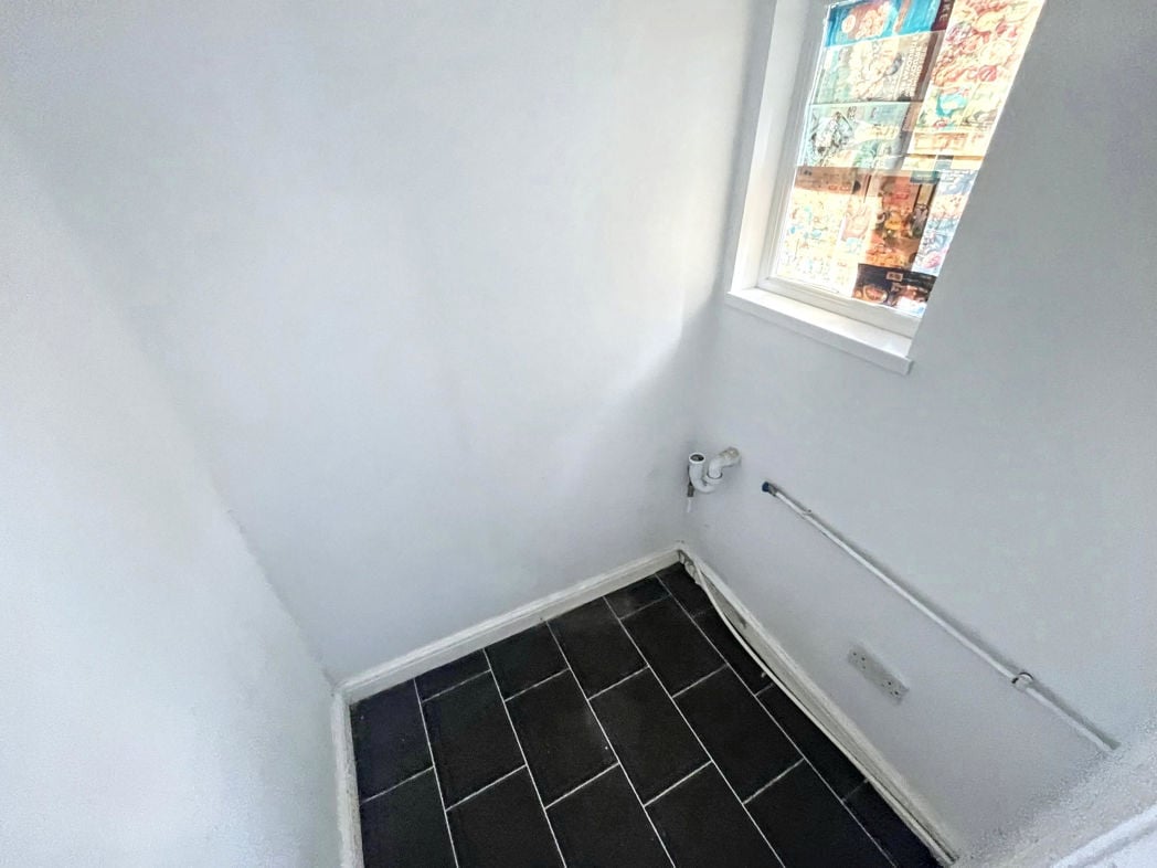 Property image 5 of 8