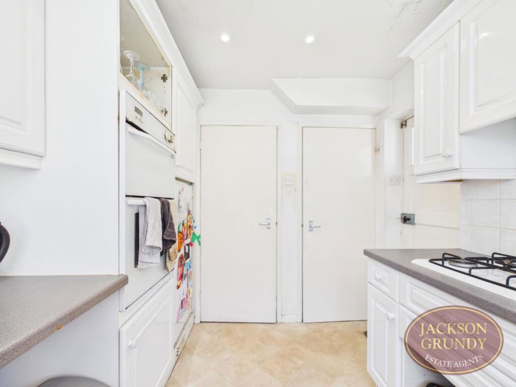 Property image 5 of 18