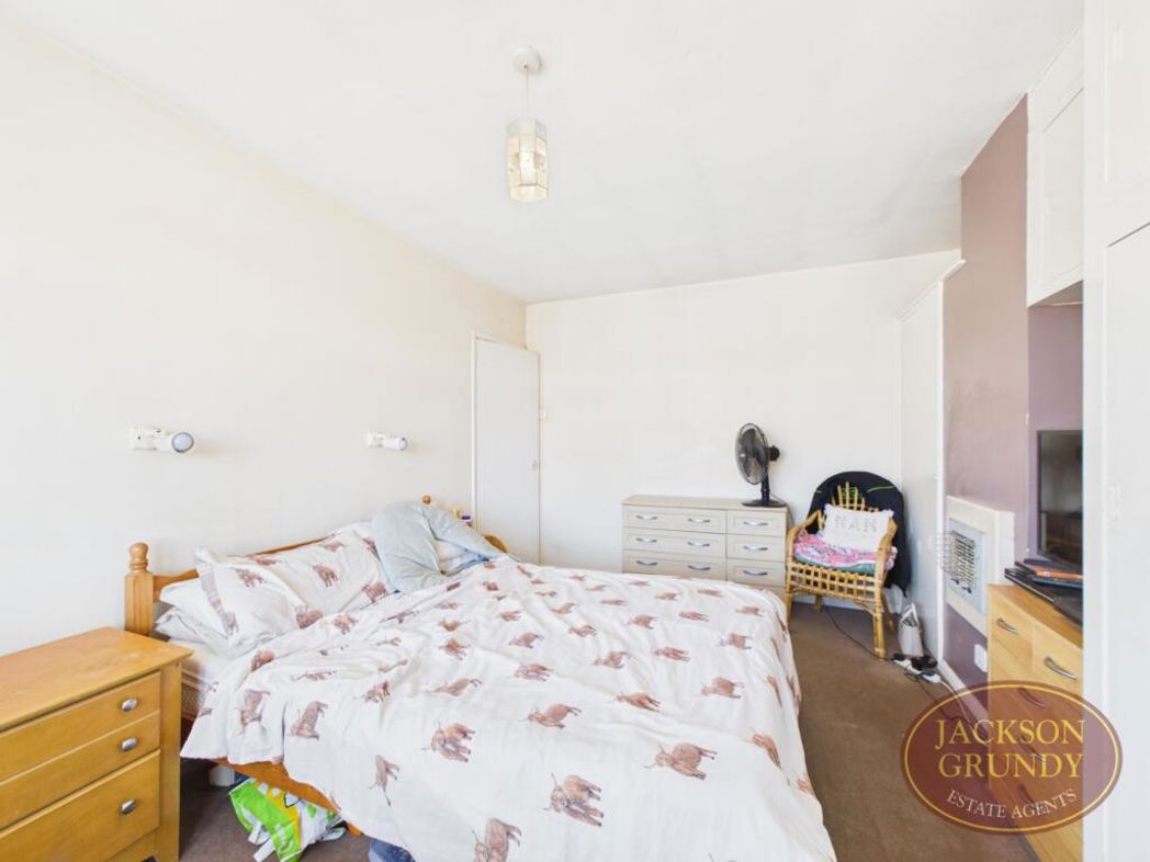 Property image 11 of 18