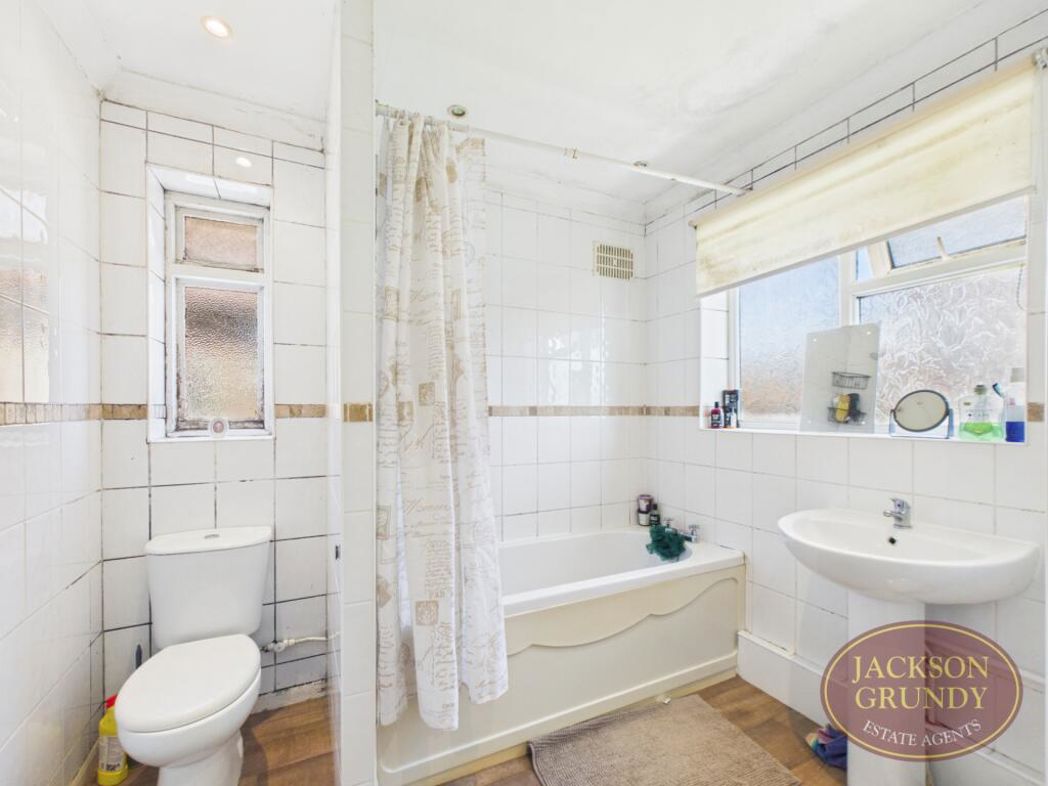 Property image 16 of 18