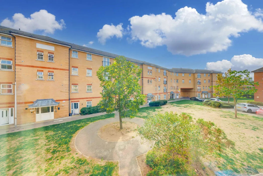 Property image 1 of 17