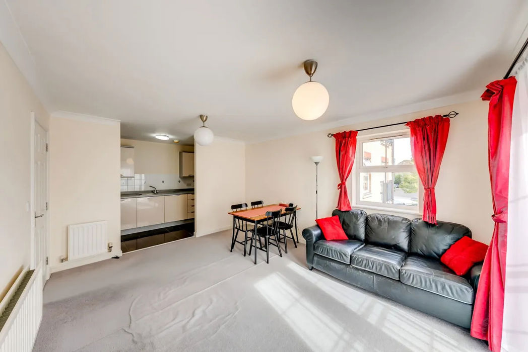 Property image 6 of 17