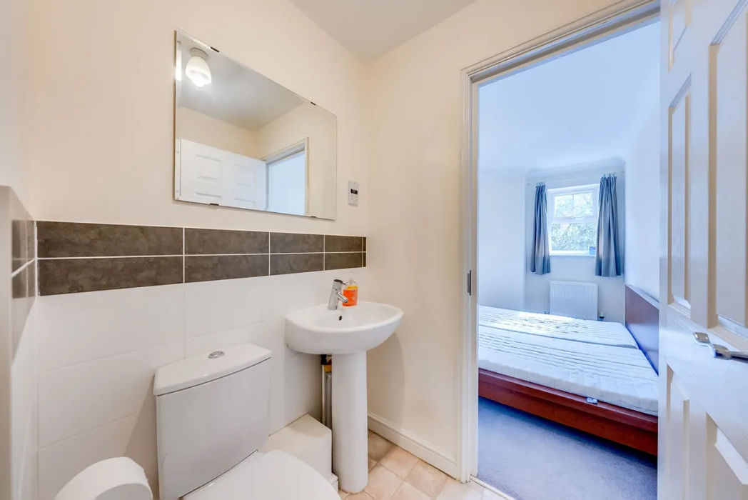 Property image 10 of 17