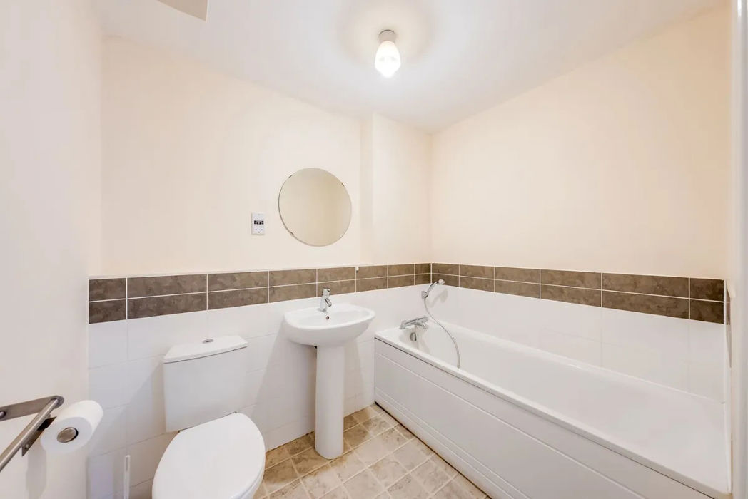 Property image 12 of 17