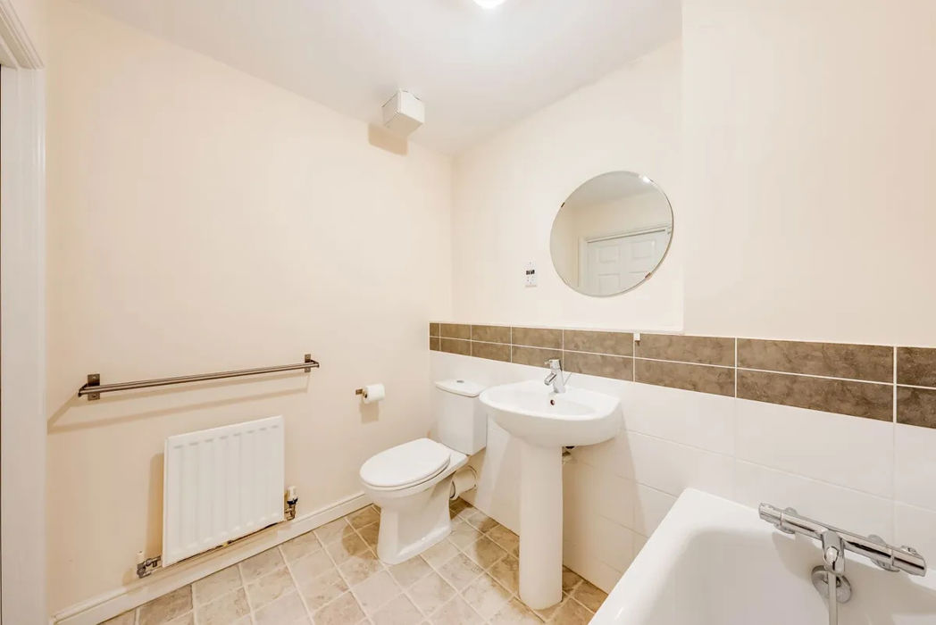 Property image 14 of 17