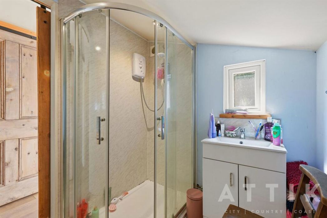 Property image 26 of 40