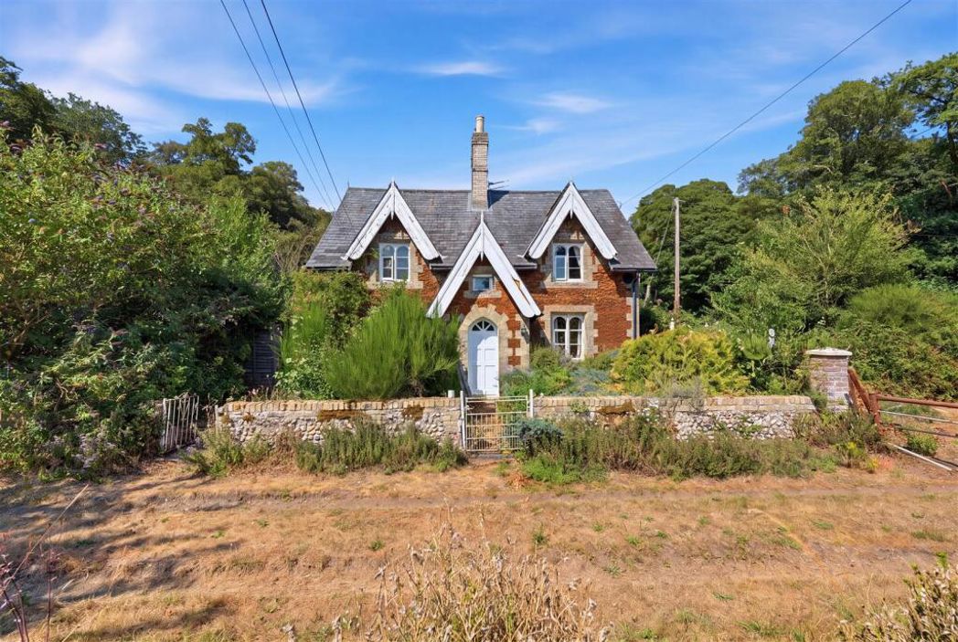Property image 2 of 40