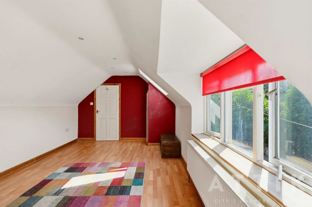 Property image 15 of 40