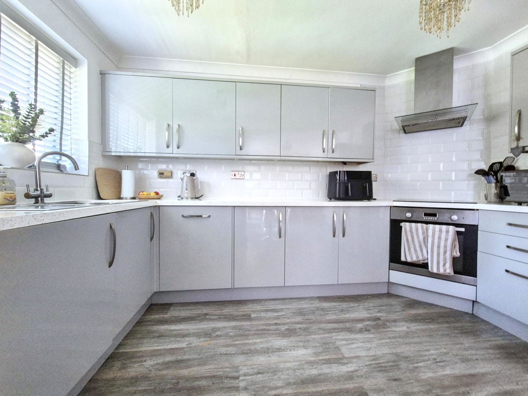 Property image 8 of 22