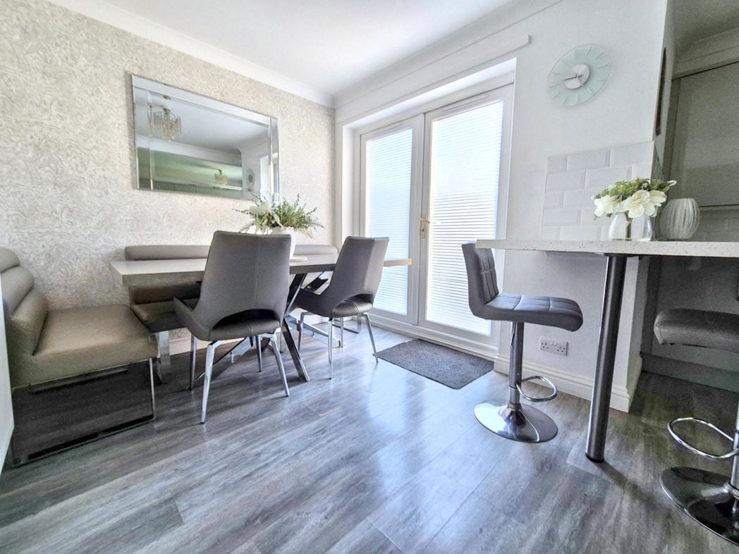 Property image 11 of 22