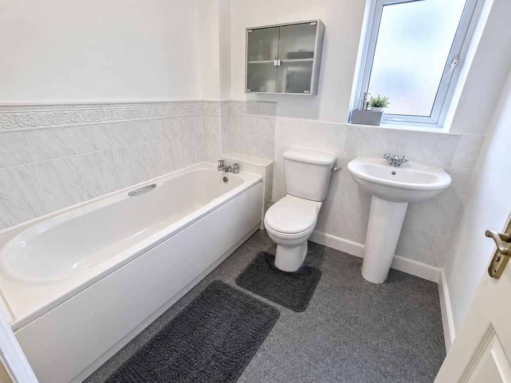 Property image 15 of 17